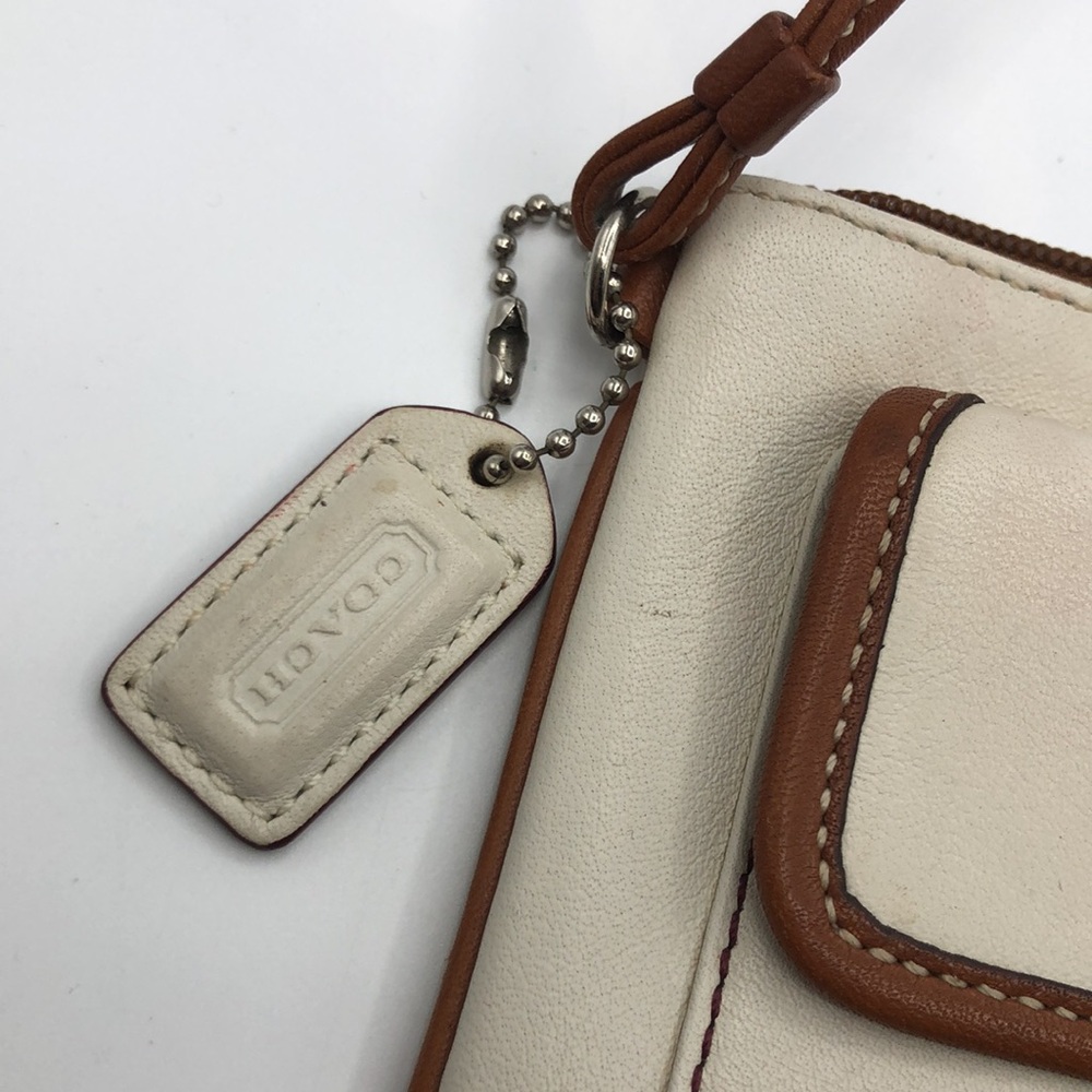 COACH White Saddle Leather Wristlet Buckle Flap Clutch. VTG - Picture 3 of 16